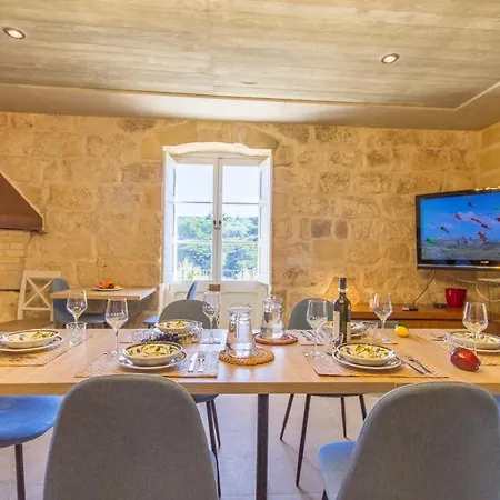 Villa Pool & - Wellness St Martin L-Imgarr