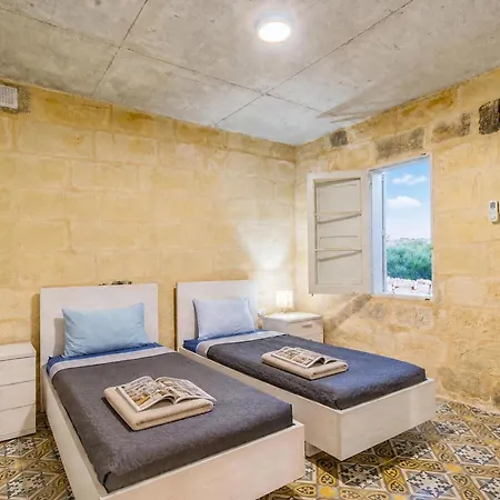 Pool & - Wellness St Martin Vilă L-Imgarr
