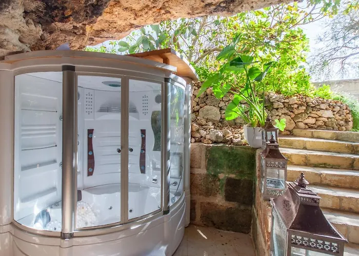 Pool & - Wellness St Martin * L-Imgarr